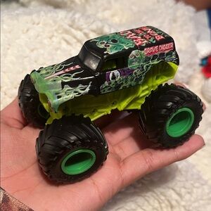 Grave Digger Smash and Bash